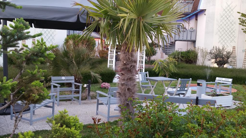 Hotel Le Chantereigne Les Noes-pres-Troyes Exteriér fotografie