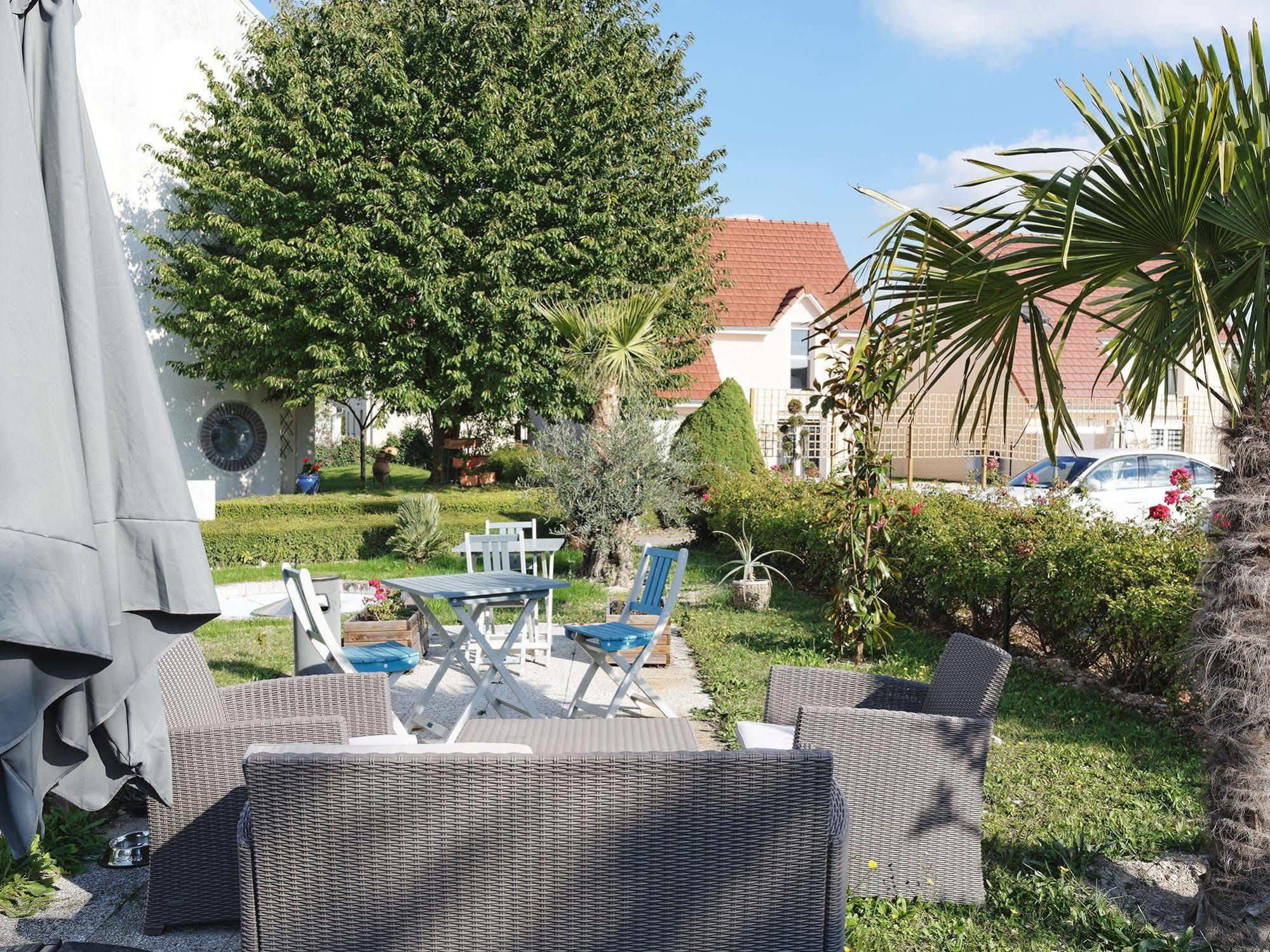 Hotel Le Chantereigne Les Noes-pres-Troyes Exteriér fotografie